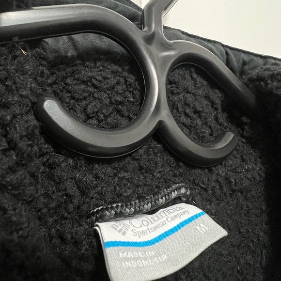 Sold Columbia heavy jacket outside poshmark - Picture 7 of 8